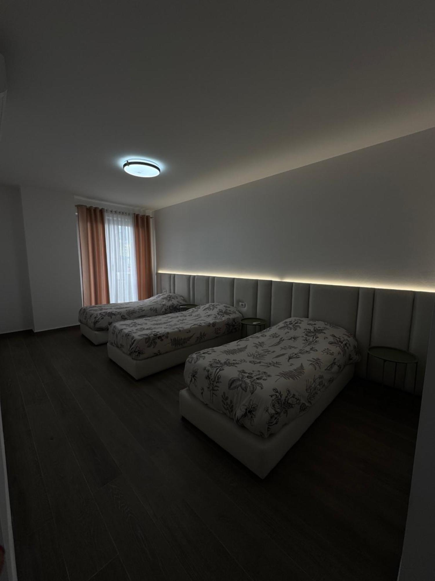 Free Parking Skanderbeg Square - Spacious Central Apartment Tirana Exteriér fotografie